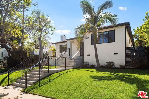 3113 Mountain View Ave, Los Angeles, CA, 90066-1040 | Card Image