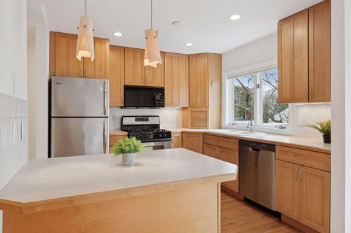 201 2nd St Ne, Minneapolis, MN, 55413-2217 | Card Image