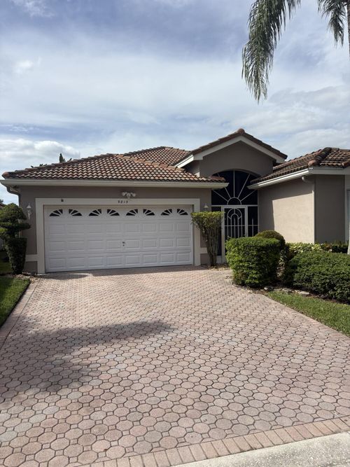 9815 Lemonwood Dr, Boynton Beach, FL, 33437-5455 | Card Image