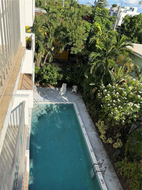 402-8255 Abbott Ave, Miami Beach, FL, 33141-5231 | Card Image