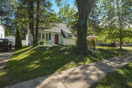 245 Bernard Ave, London, ON, N6A2M9 | Card Image