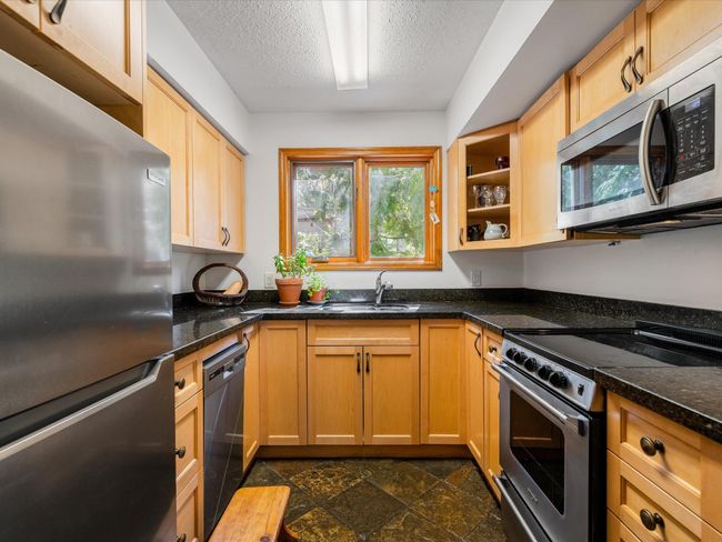 5 - 6125 Eagle Drive, Townhouse with 3 bedrooms, 2 bathrooms and 2 parking in Whistler BC | Image 7