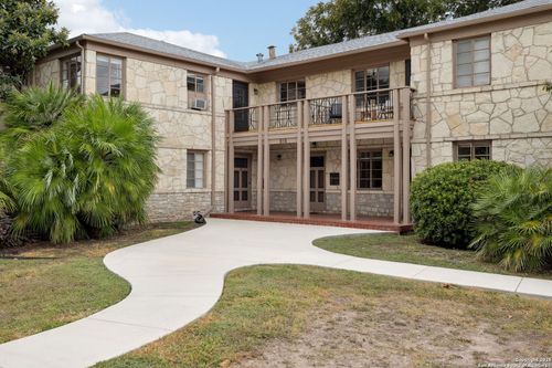 apt-2-515 E Olmos Dr, Olmos Park, TX, 78212-2556 | Card Image