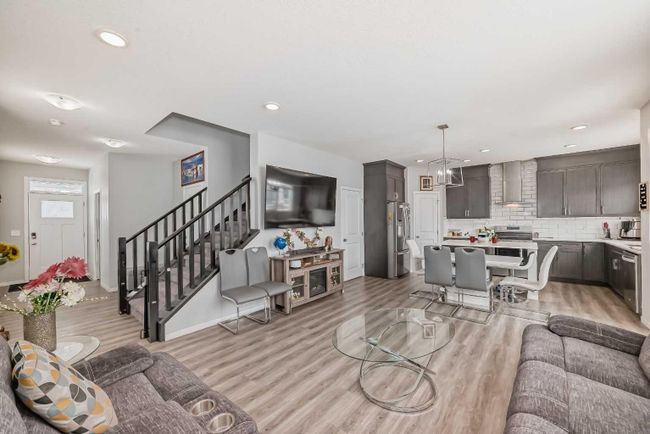 93 Red Sky Road Ne, Home with 3 bedrooms, 2 bathrooms and 4 parking in Calgary AB | Image 7