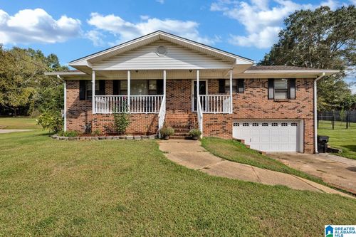 312 Oak Cir, HUEYTOWN, AL, 35023-4332 | Card Image