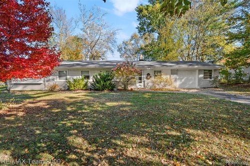 23044 Lake Way, Farmington, MI, 48336-3214 | Card Image
