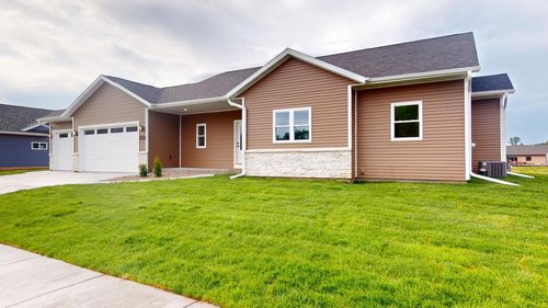 1222 Leo Dr, Holmen, WI, 54636-6410 | Card Image