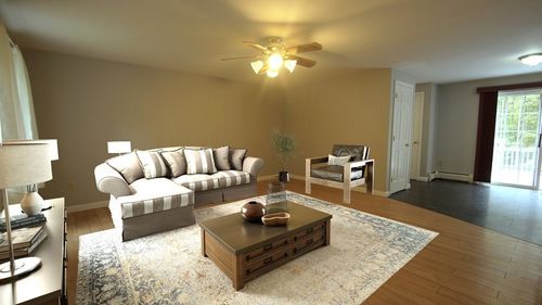 8 Blackberry Ln, Raymond, NH, 03077-2010 | Card Image