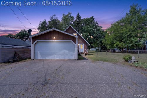 4235 Lake Grove Ct, White Lake, MI, 48383-1528 | Card Image