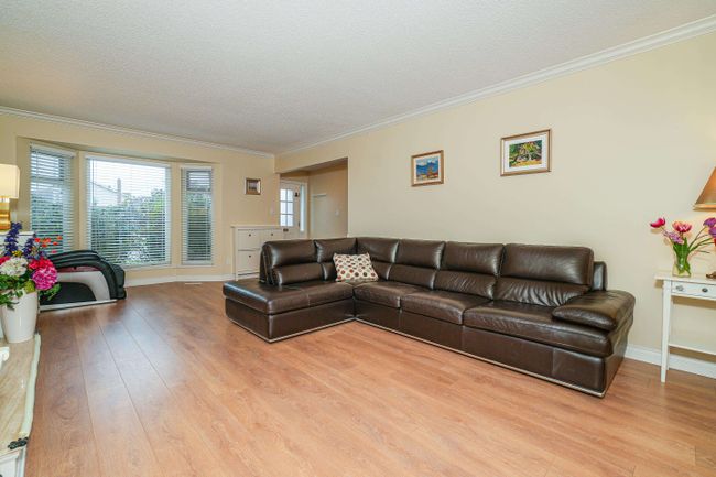 9468 Romaniuk Place, House other with 4 bedrooms, 3 bathrooms and 4 parking in Richmond BC | Image 8