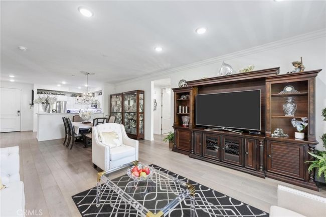 UNIT-202 - 5253 Vantage Ave, Condo with 3 bedrooms, 2 bathrooms and 2 parking in Valley Village CA | Image 8