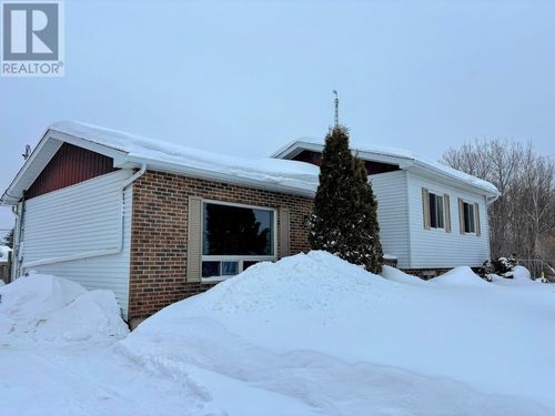 31 Brooks St, Manitouwadge, ON, P0T2C0 | Card Image