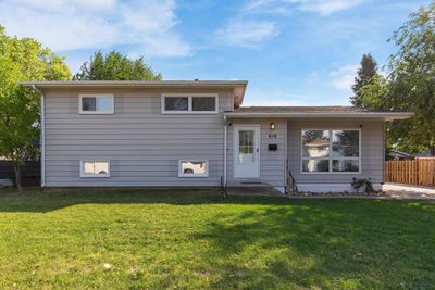 810 Bel Aire Dr, House other with 3 bedrooms, 1 bathrooms and null parking in RAPID CITY SD | Image 2