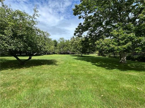 5770 Bergen Ave, Mattituck, NY, 11952-1402 | Card Image