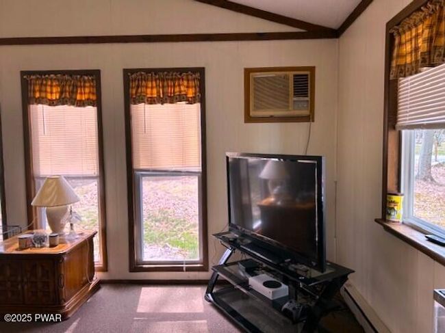 Living Room | Image 12