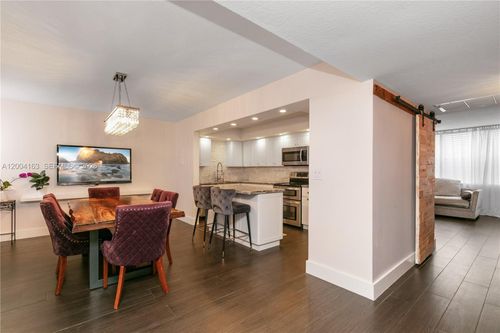 ph-10-20291 Ne 30th Ave, Aventura, FL, 33180-2026 | Card Image
