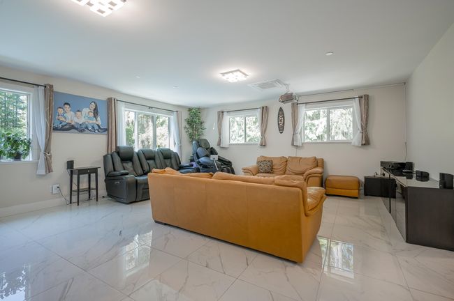 11659 272 St, House other with 8 bedrooms, 4 bathrooms and 10 parking in Maple Ridge BC | Image 11