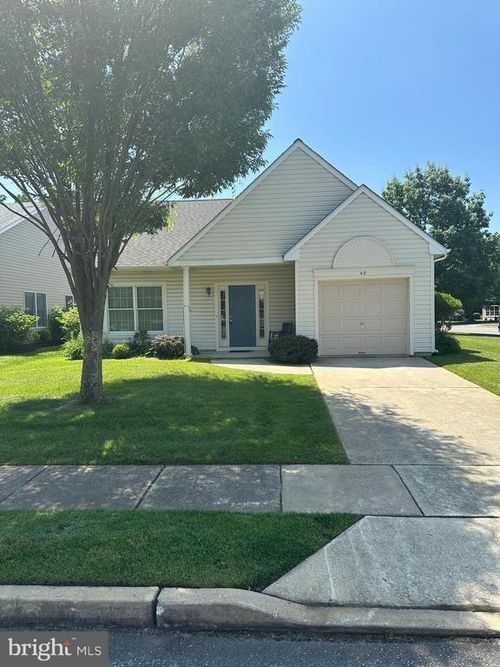 48 Wagon Wheel Ln, Columbus, NJ, 08022-1152 | Card Image