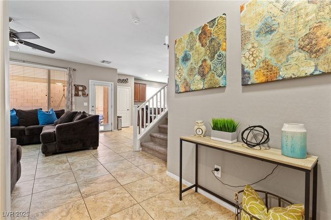 7237 Puddle Duck St, House other with 3 bedrooms, 3 bathrooms and null parking in Las Vegas NV | Image 7