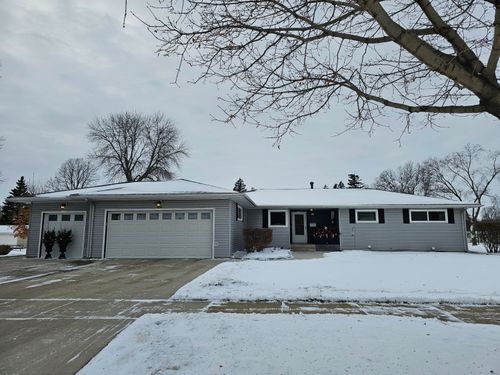 104 16th Ave S, Brookings, SD, 57006-2534 | Card Image