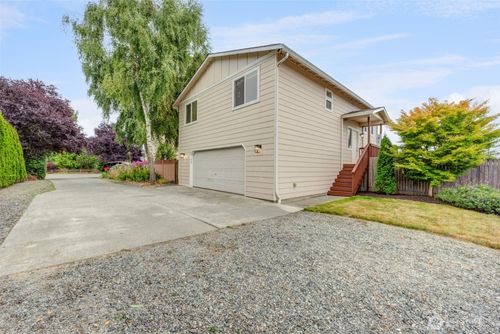 8316 14th Pl Se, Lake Stevens, WA, 98258-6648 | Card Image
