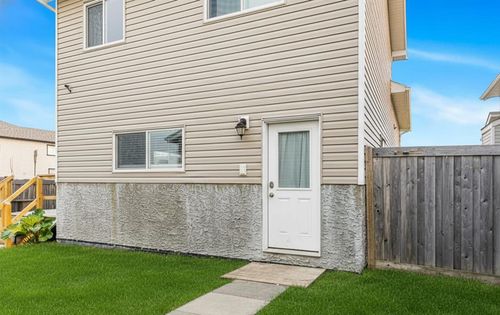 8836 96 Avenue, Grande Prairie, AB, T8X0H2 | Card Image