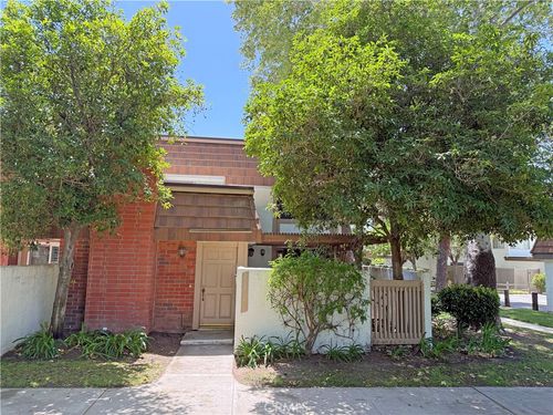 1-22214 James Alan Cir, Chatsworth, CA, 91311-7183 | Card Image