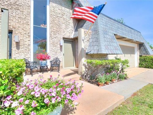 1533 Glenbrook Dr, Oklahoma City, OK, 73118-1027 | Card Image