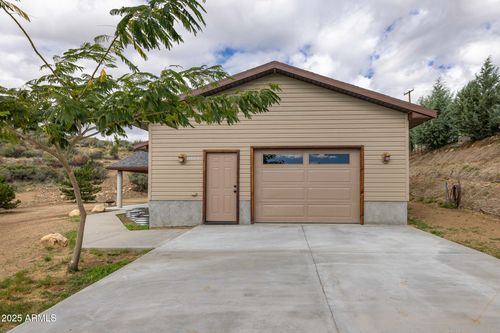 18168 S Spoon Rd, Peeples Valley, AZ, 86332-8602 | Card Image