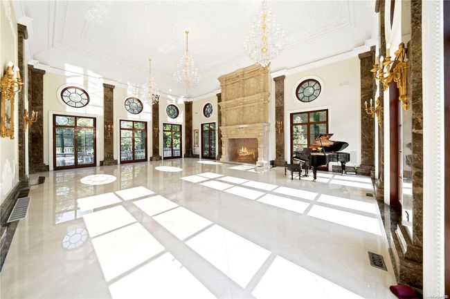 Ball Room | Image 12