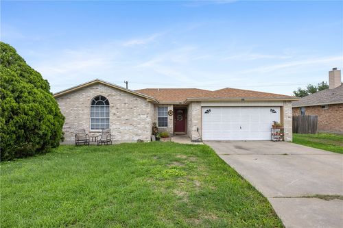 711 Aurora St, Bishop, TX, 78343-3015 | Card Image