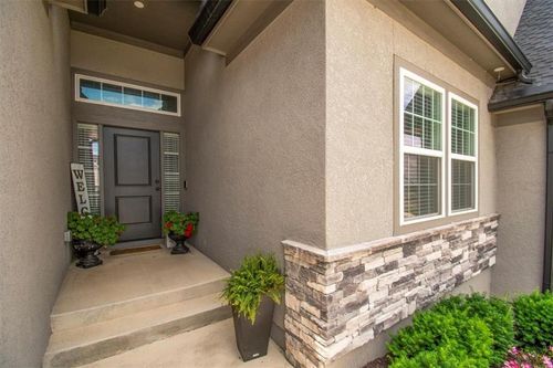 807 Ne Algonquin Street, Lee's Summit, MO, 64064 | Card Image