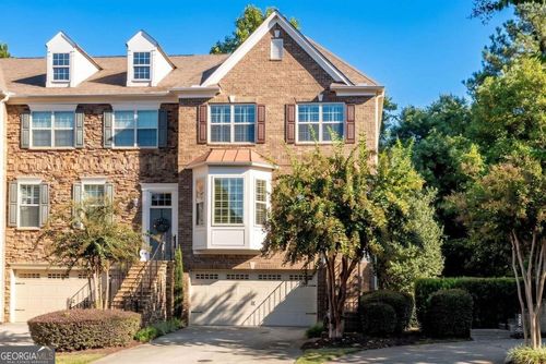 4002 Manchester Cir, Roswell, GA, 30075-8285 | Card Image