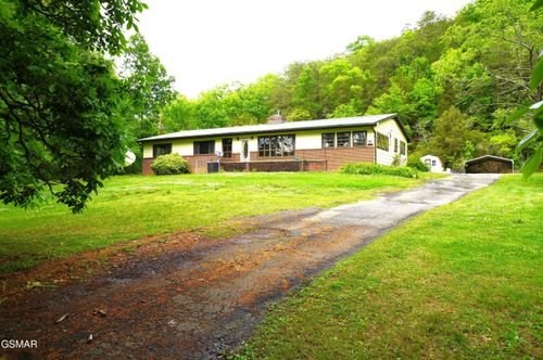 680 Hale Brook Rd, Newport, TN, 37821-8248 | Card Image
