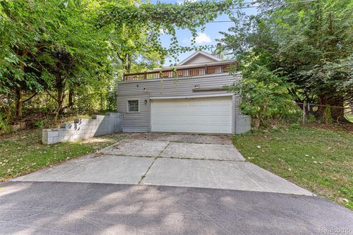 2550 Loon Lake Rd, Wixom, MI, 48393-1654 | Card Image