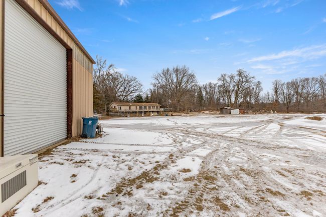Garage door on outbuilding | Image 54