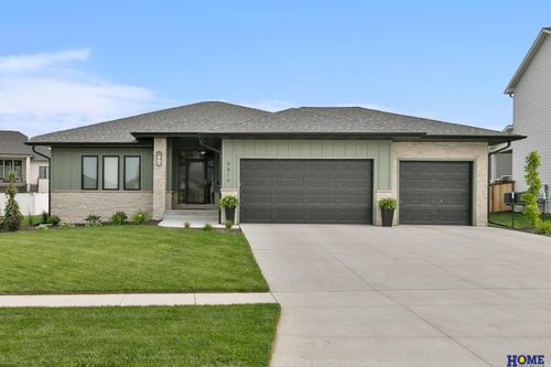 8819 Appaloosa Ln, Lincoln, NE, 68520-1521 | Card Image