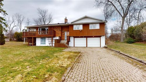 16 Bernard Cres, Maitland, ON, K0E1P0 | Card Image