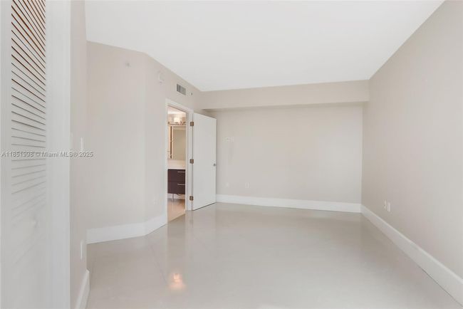 APT-1710 - 9055 Sw 73 Rd Ct, Condo with 2 bedrooms, 2 bathrooms and null parking in Pinecrest FL | Image 15