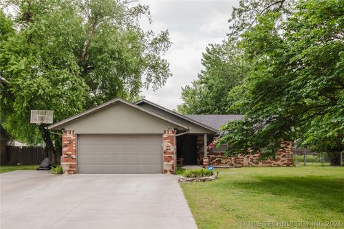 13831 Dogwood St, Glenpool, OK, 74033-2712 | Card Image