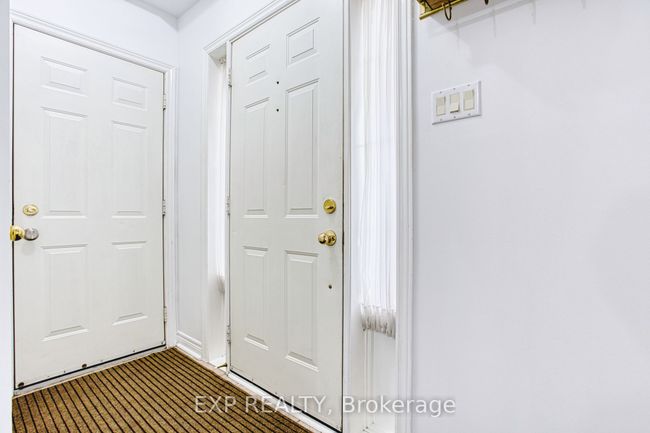 35 Stevenson St, House attached with 5 bedrooms, 3 bathrooms and 2 parking in Ancaster ON | Image 5