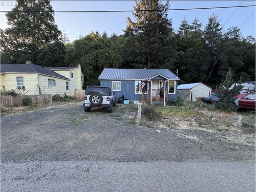 147 Se Pete Ave, Myrtle Creek, OR, 97457-7353 | Card Image
