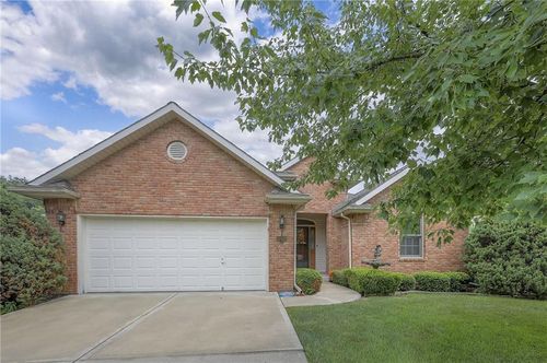 22513 E 33rd Street Ct S, Blue Springs, MO, 64015-1138 | Card Image