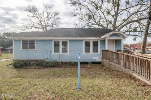 113 E 2nd Street, Long Beach, MS, 39560 | Card Image