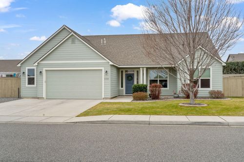 6102 Westmoreland Ln, Pasco, WA, 99301-8691 | Card Image