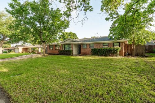 600 Circleview Dr N, Hurst, TX, 76054-3408 | Card Image