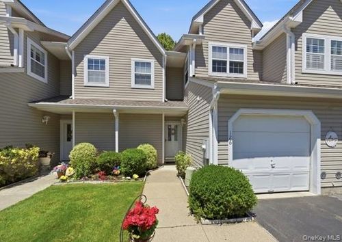 126 Erin Ln, East Setauket, NY, 11733-6445 | Card Image