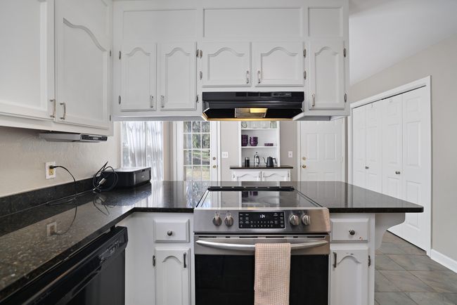 1070 Cliff White Rd, House other with 3 bedrooms, 2 bathrooms and 2 parking in Columbia TN | Image 9