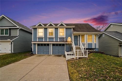 1901 Nw 63rd Ter, Kansas City, MO, 64151-4828 | Card Image
