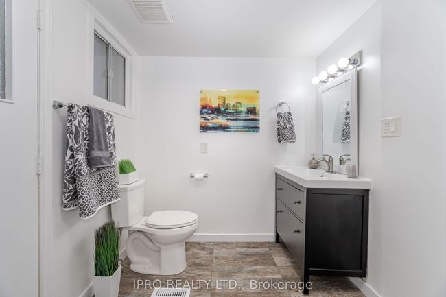 3050 Lenester Dr, House other with 6 bedrooms, 3 bathrooms and 3 parking in Mississauga ON | Image 18
